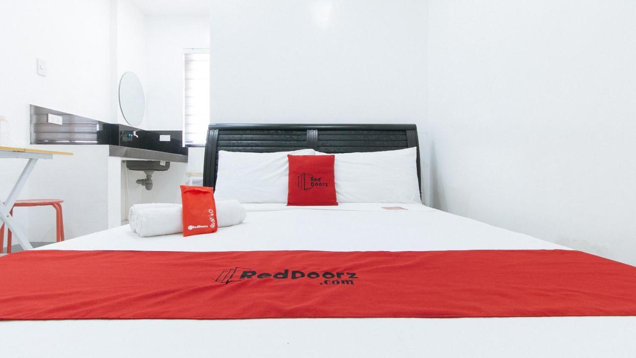 Reddoorz Near Sm Bicutan Hotel Paranaque City Exterior photo